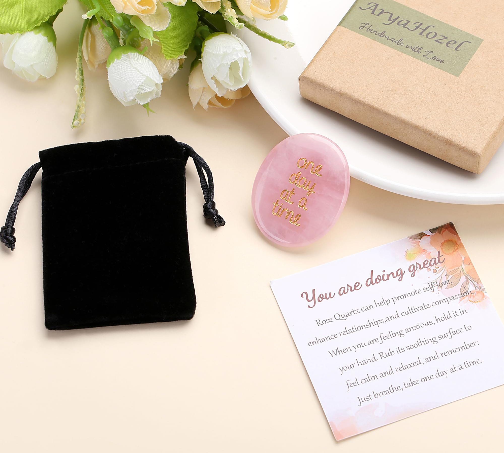QINJIEJIE Green Aventurine worry stone radiates positivity and resilience.