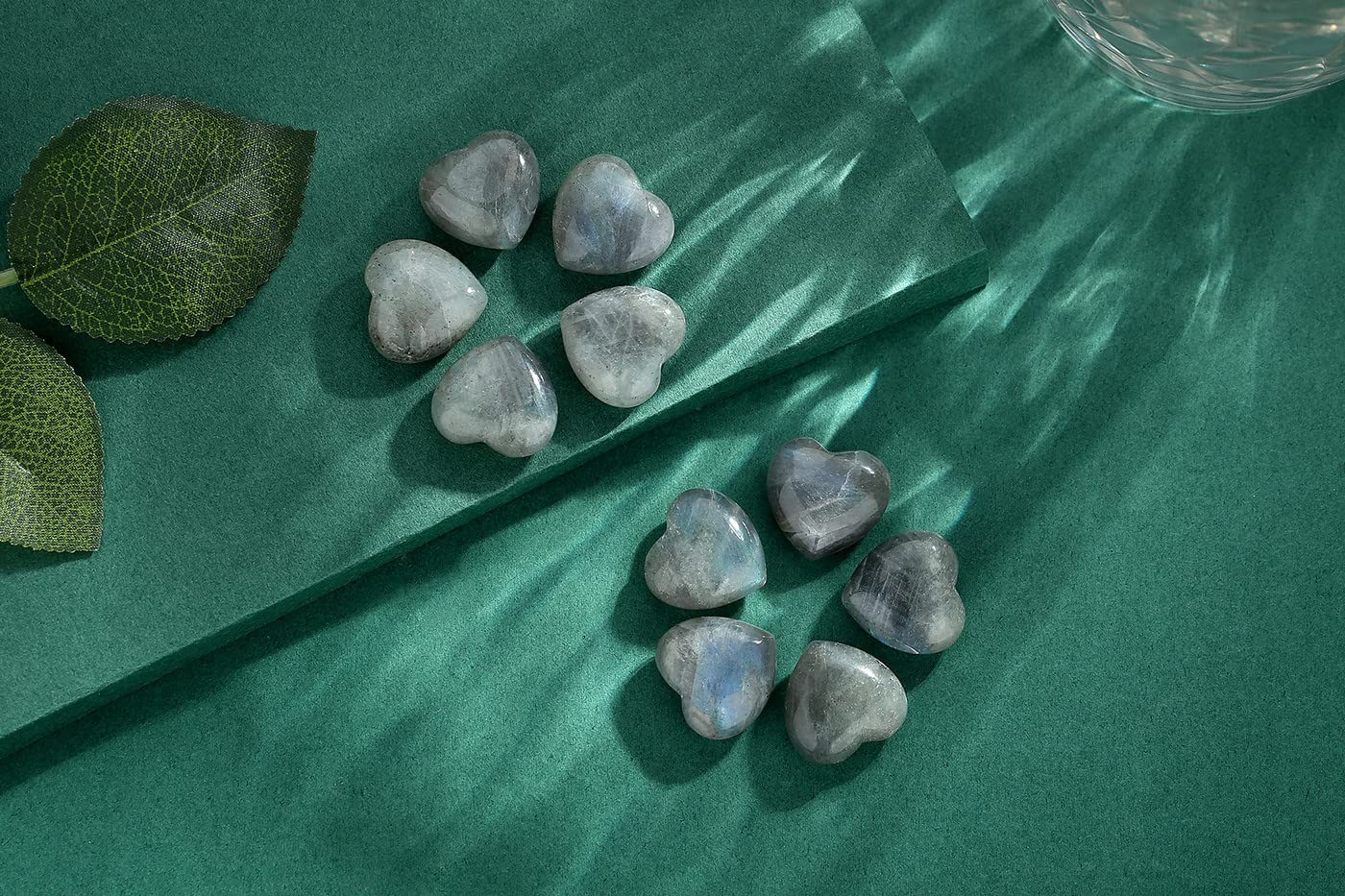 QINJIEJIE Labradorite iridescence closeup showing blue-black shimmer for inspiration