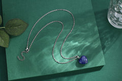 QINJIEJIE lapis lazuli heart necklace worn for everyday harmony