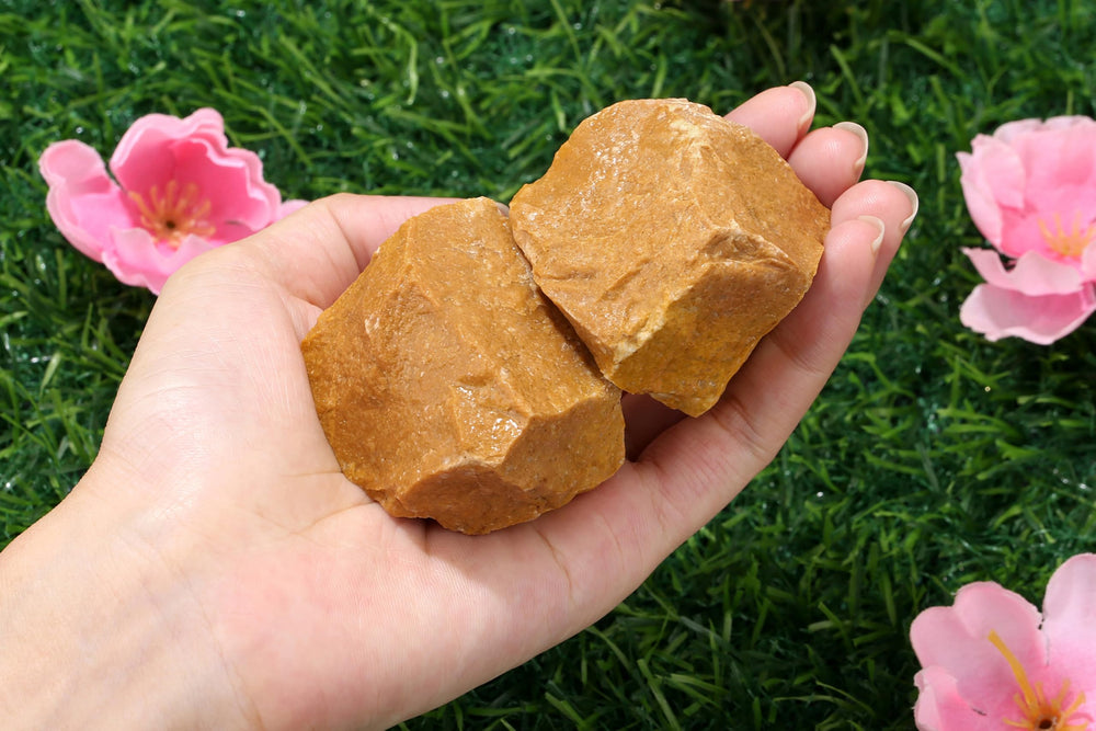 Yellow Aventurine crystals suitable for tumbling and cabbing projects.