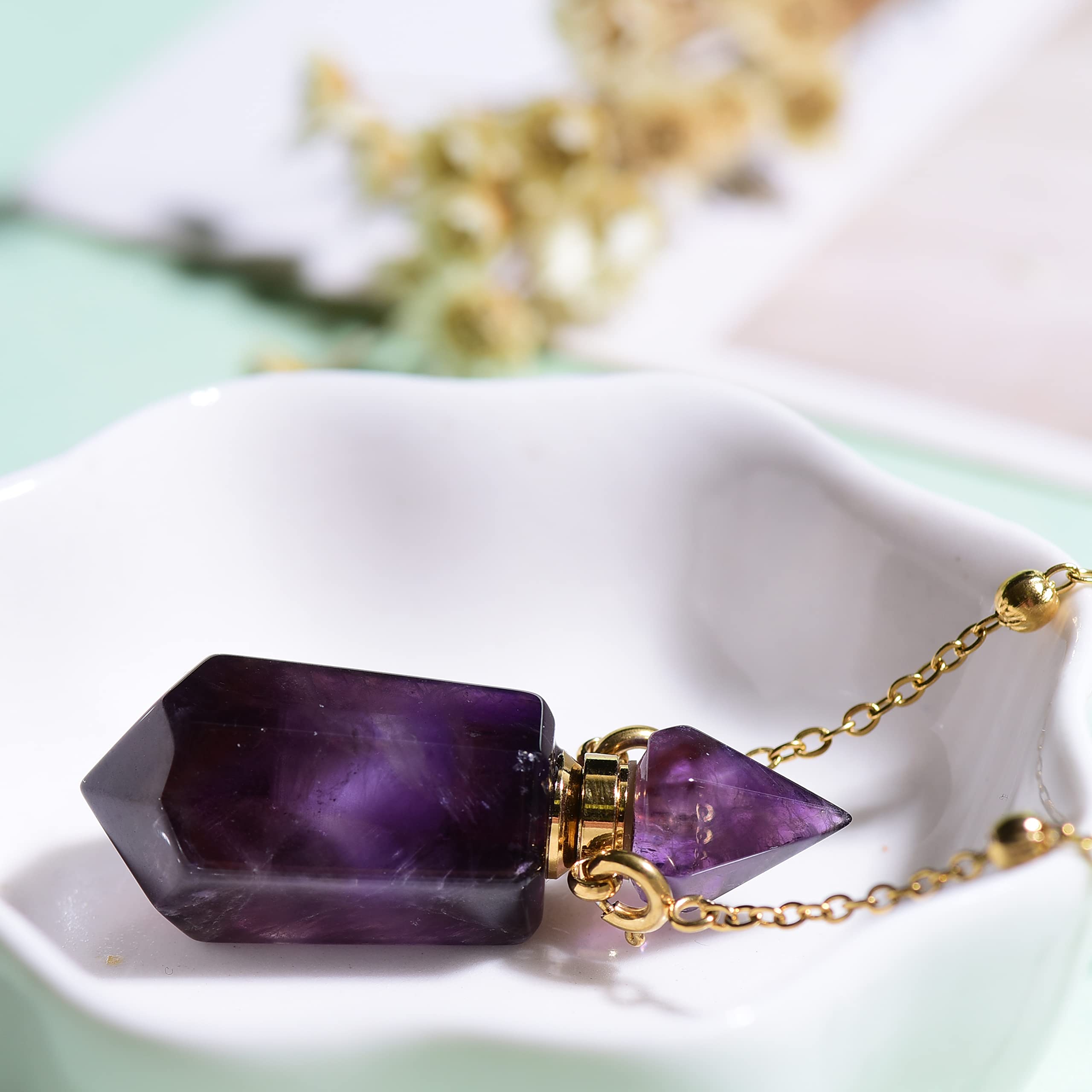QIQIXIN Amethyst rotating lid prevents evaporation when stored.