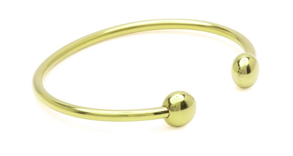 QRAY bracelet in outdoor scene during hike or sailing.