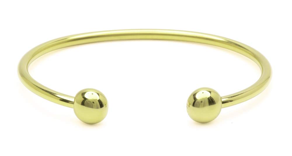 QRAY bracelet terminals close-up highlighting stainless craftsmanship and comfort.