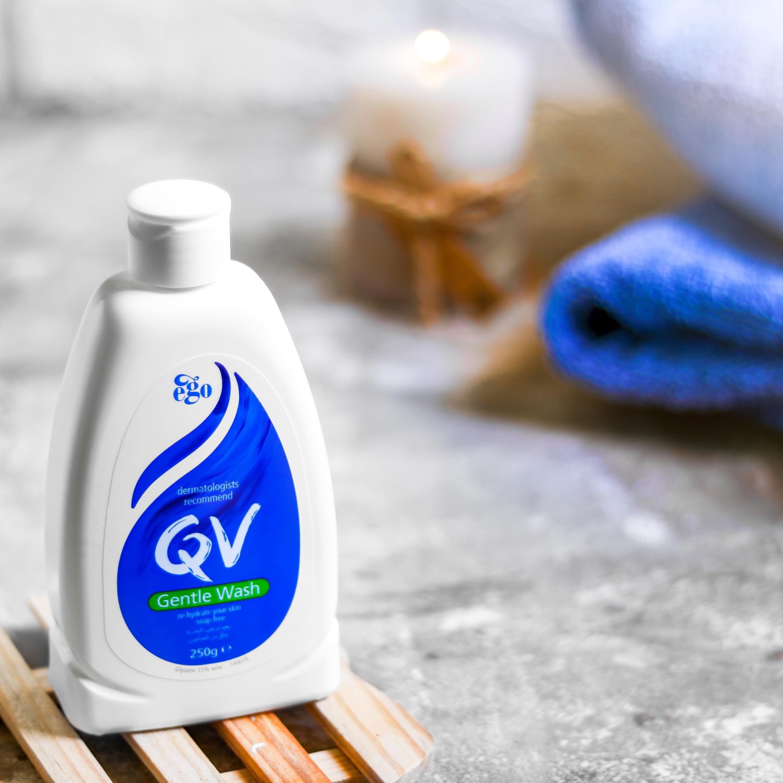 QV Gentle Wash con glicerina ofrece hidratación durante la limpieza