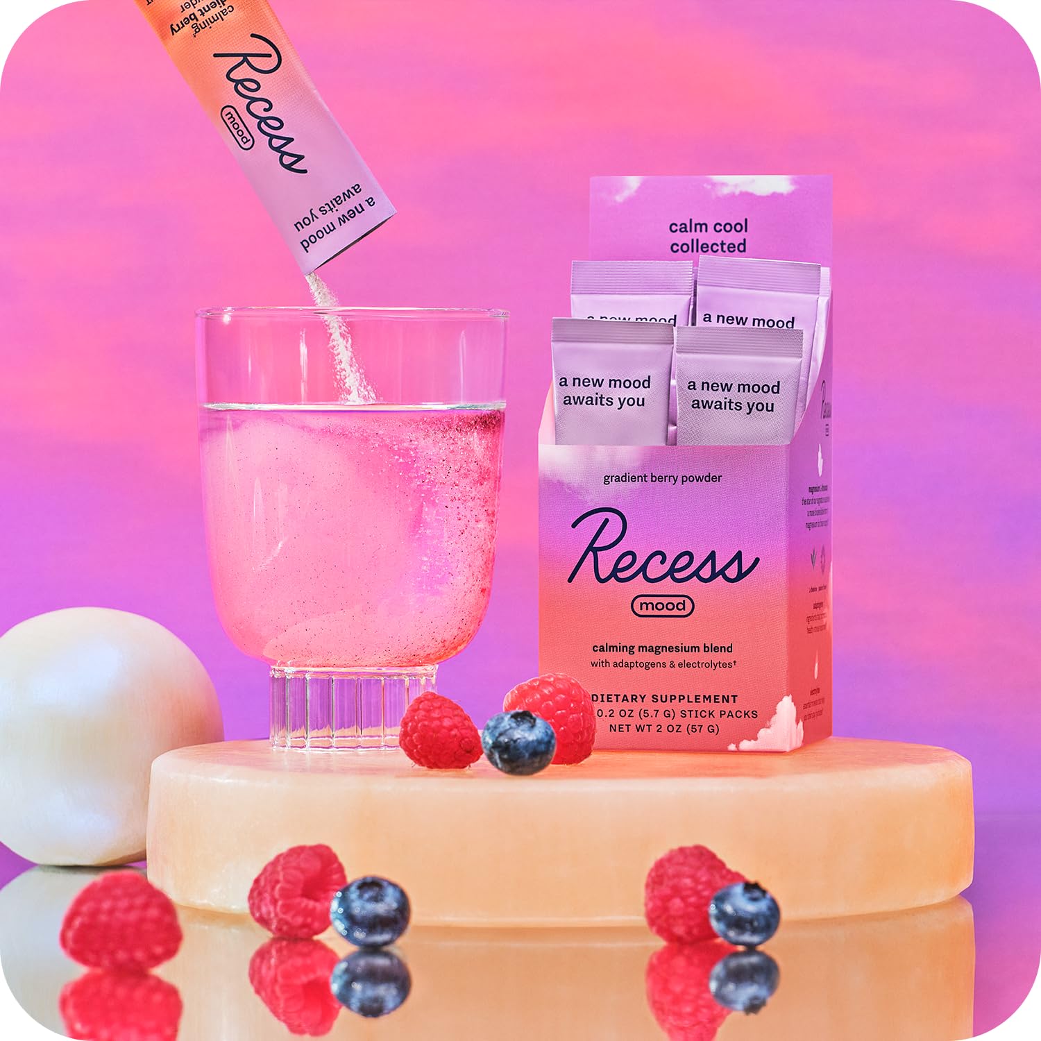 Recess Mood Powder spoon measure showing precise dosing for relaxation routines.