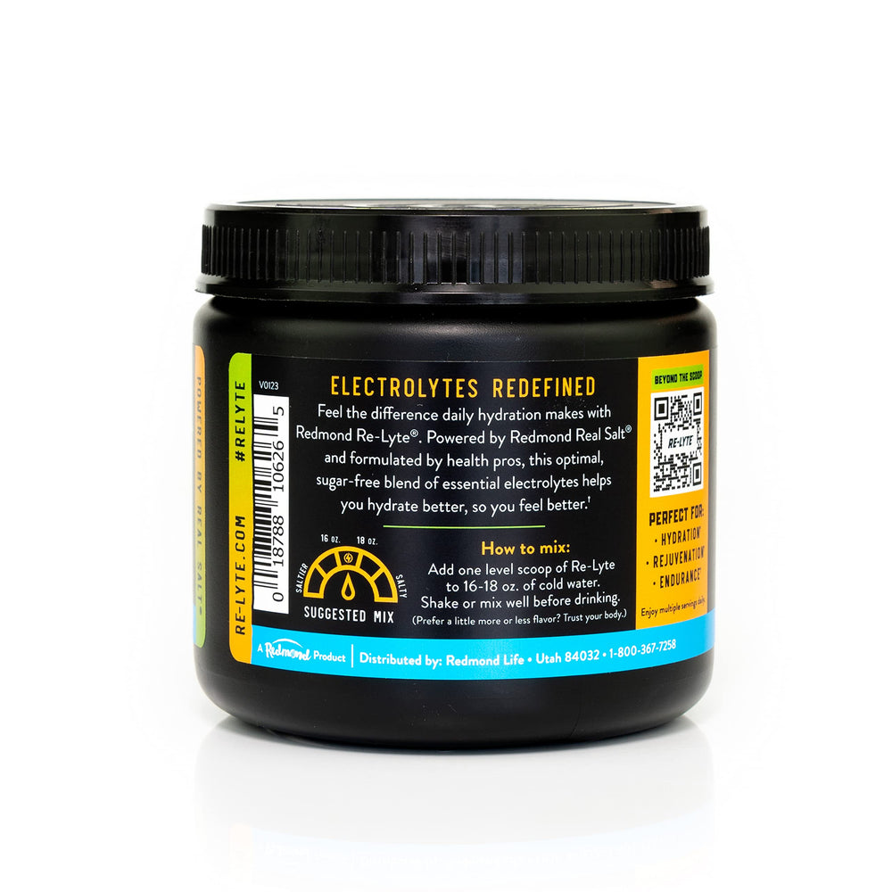 REDMOND Re-Lyte Mango scoop shows easy, accurate dosing for quick hydration.