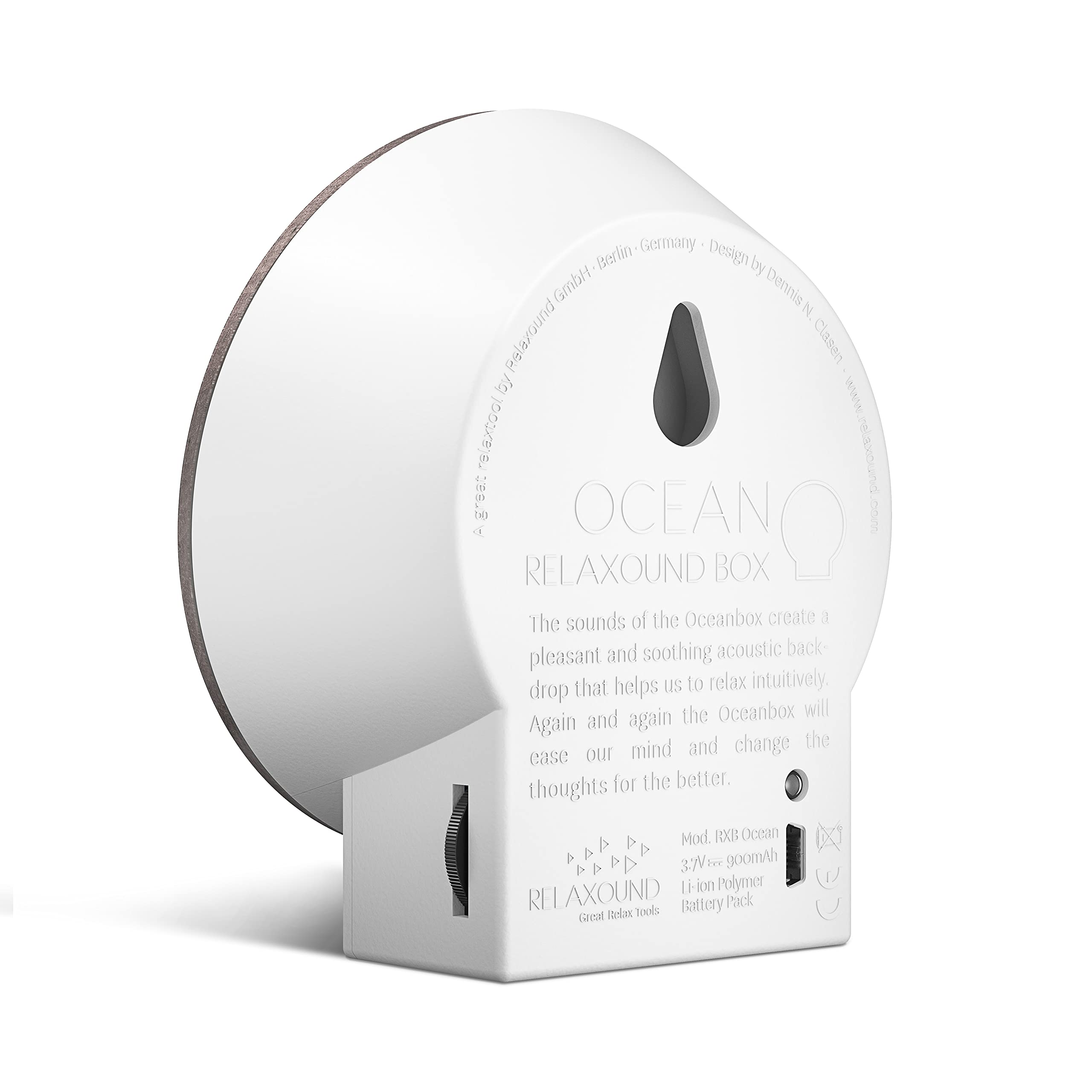 RELAXOUND Oceanbox Vintage in a living room scene delivering forest ambience on approach.