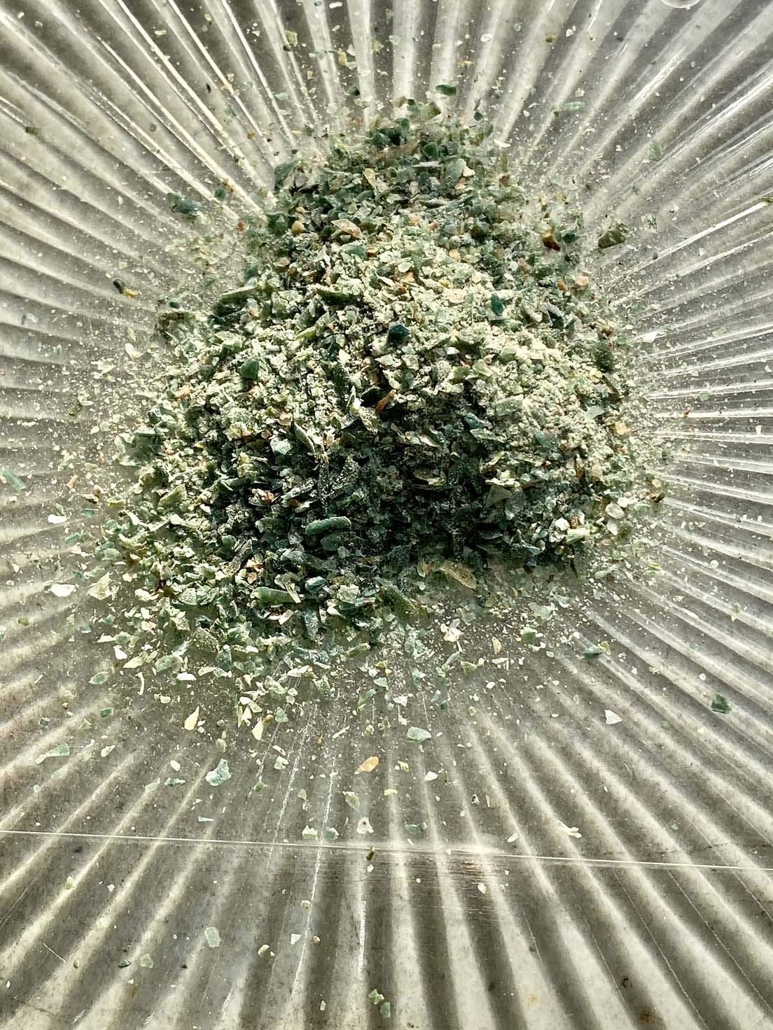 Rise Perspective Bloodstone powder 1mm close-up for daily momentum