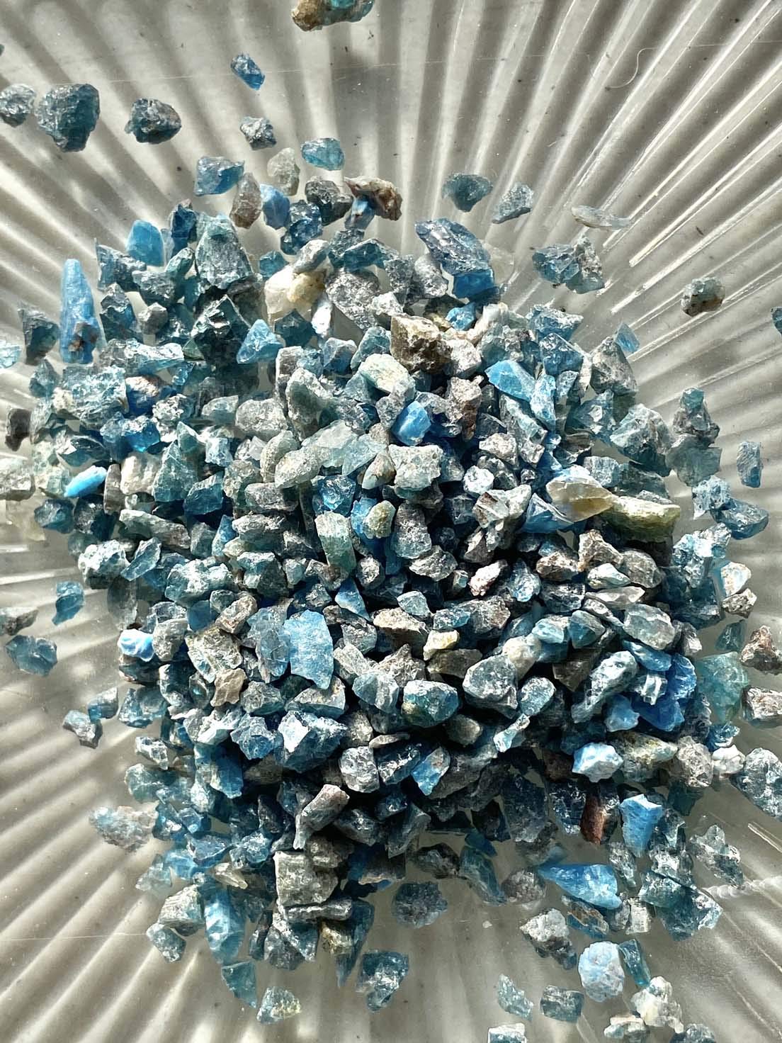 Rise Perspective blue apatite chips packaging view for easy sizing in crafts.