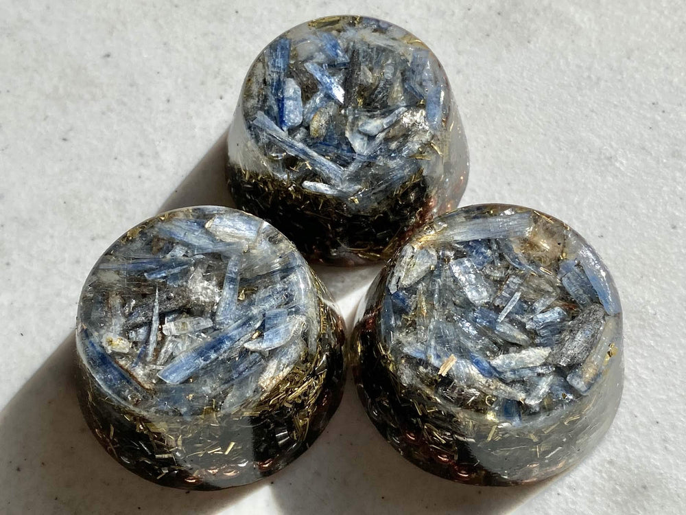 Rise Perspective Blue Kyanite Orgone Generator close-up of crystals and spirals balancing energy