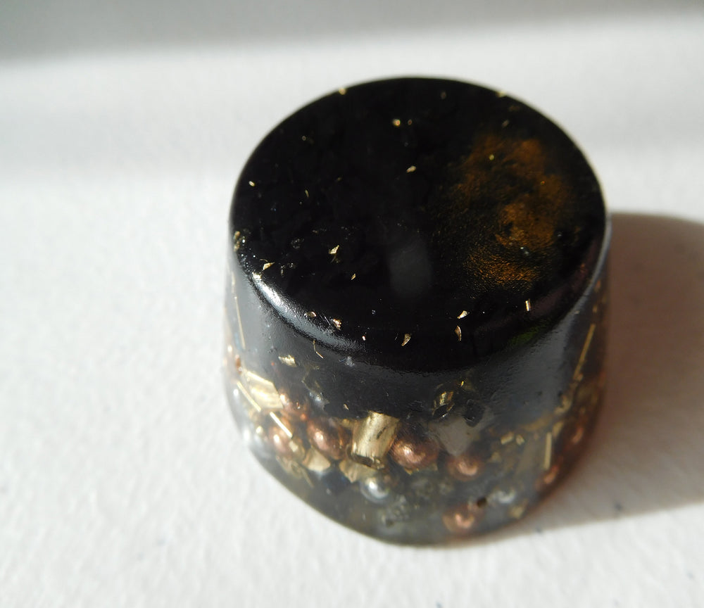 Rise Perspective Crystal-blend detail showing bionized crystals for awakened energy.
