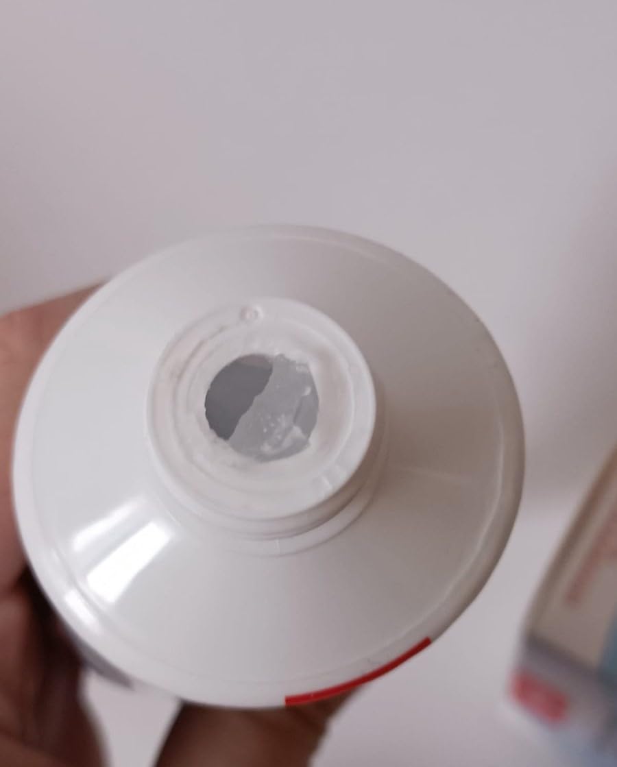 RIXET toxin binding gel dollop closeup highlights smooth texture for dose accuracy
