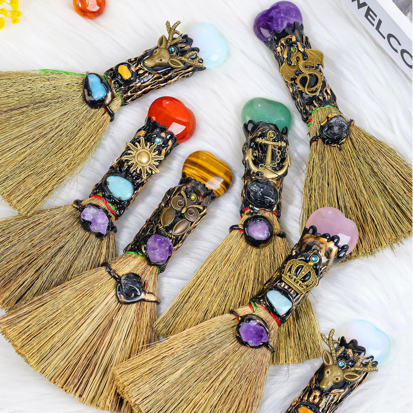 RJINGSHI Love Heart Broom detail highlights the heart-shaped focal element for intimate decor