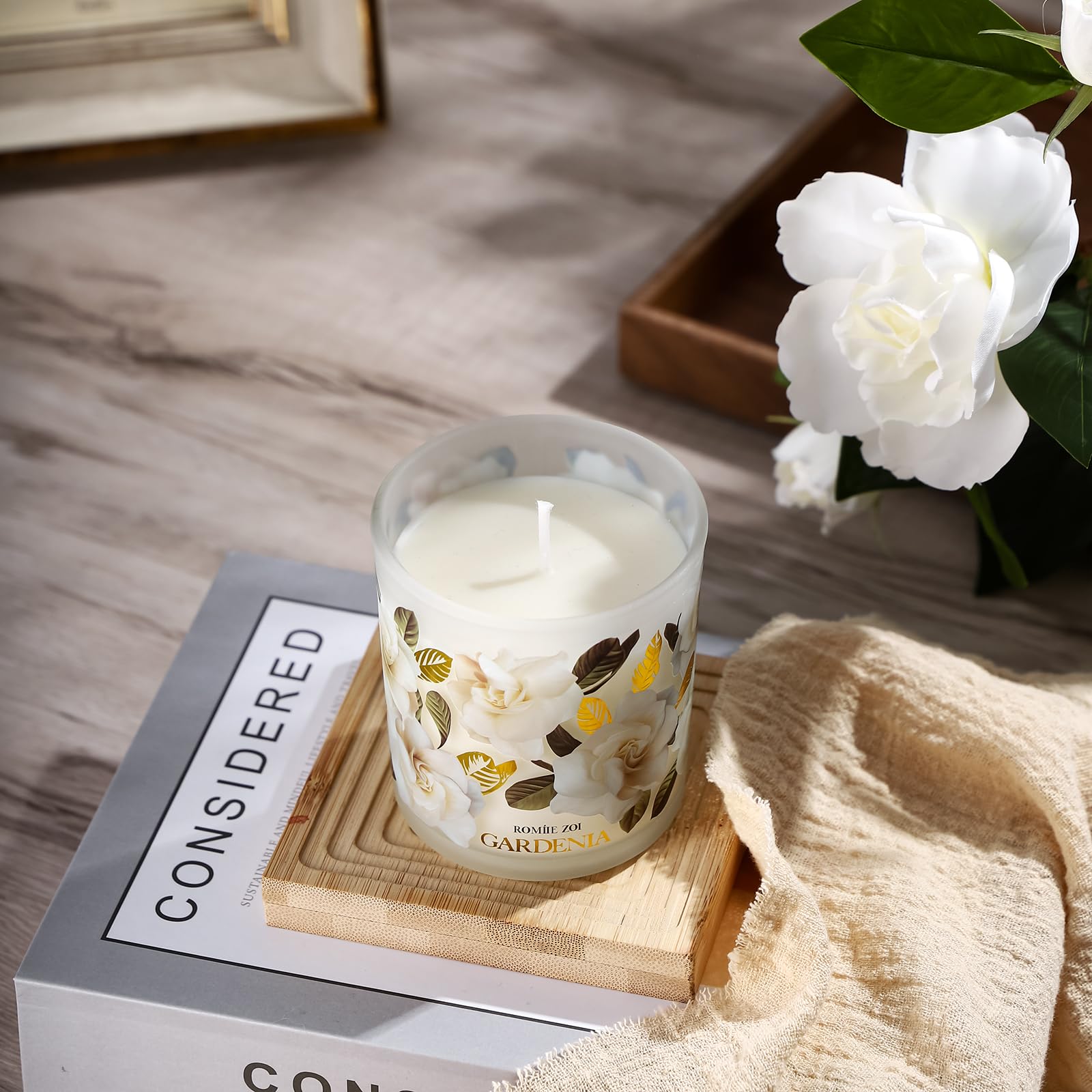 ROMIIE ZOI Gardenia candle packaging keepsake box ready for gifting.
