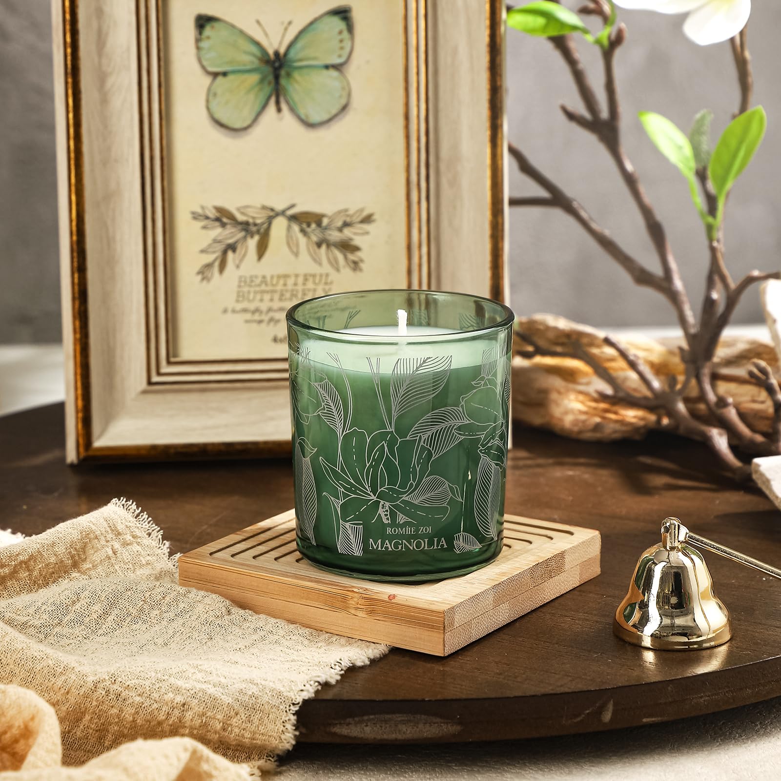 ROMIIE ZOI lead-free cotton wick closeup emphasizes steady flame and even burn