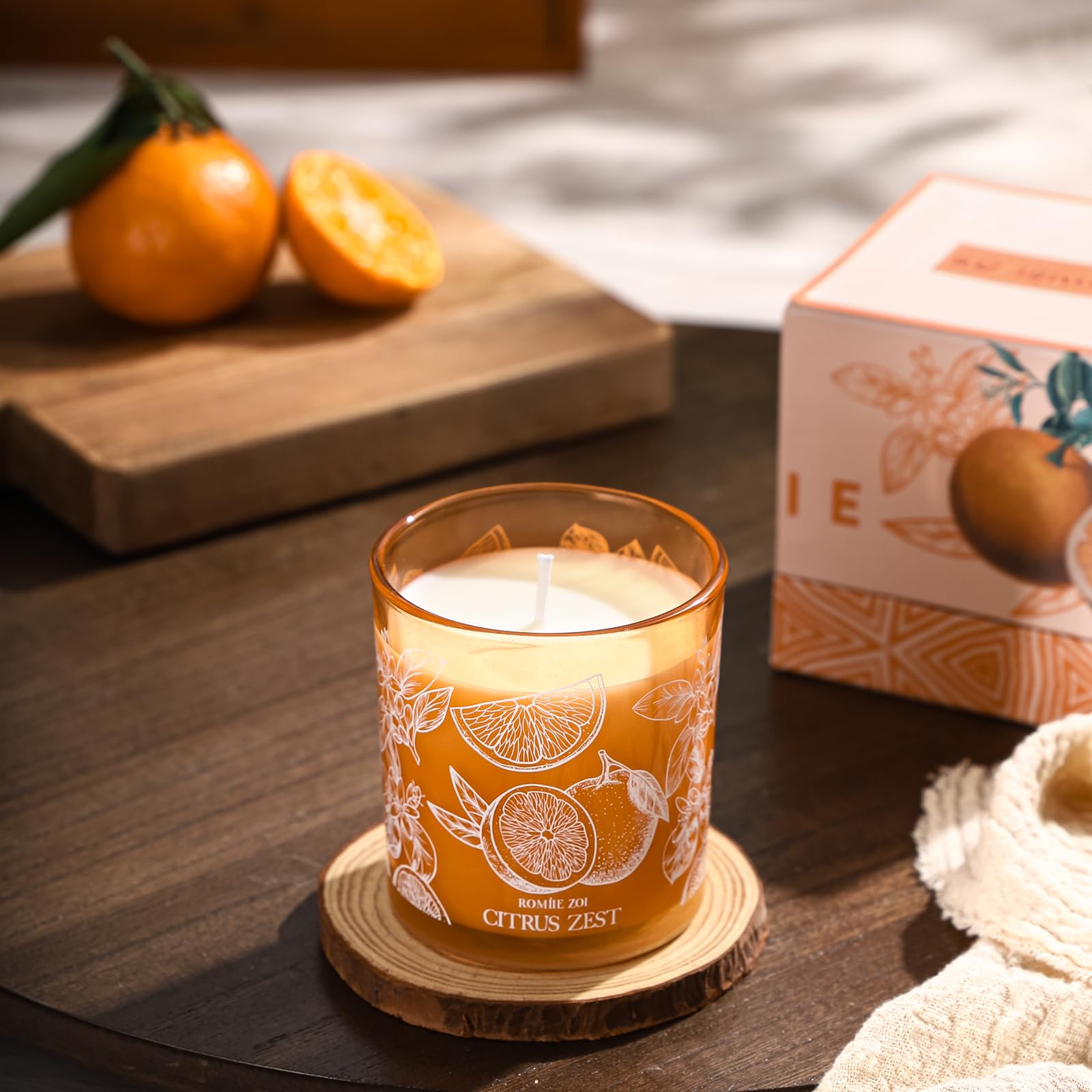 Office-friendly ROMIIE ZOI candle for focused relaxation.