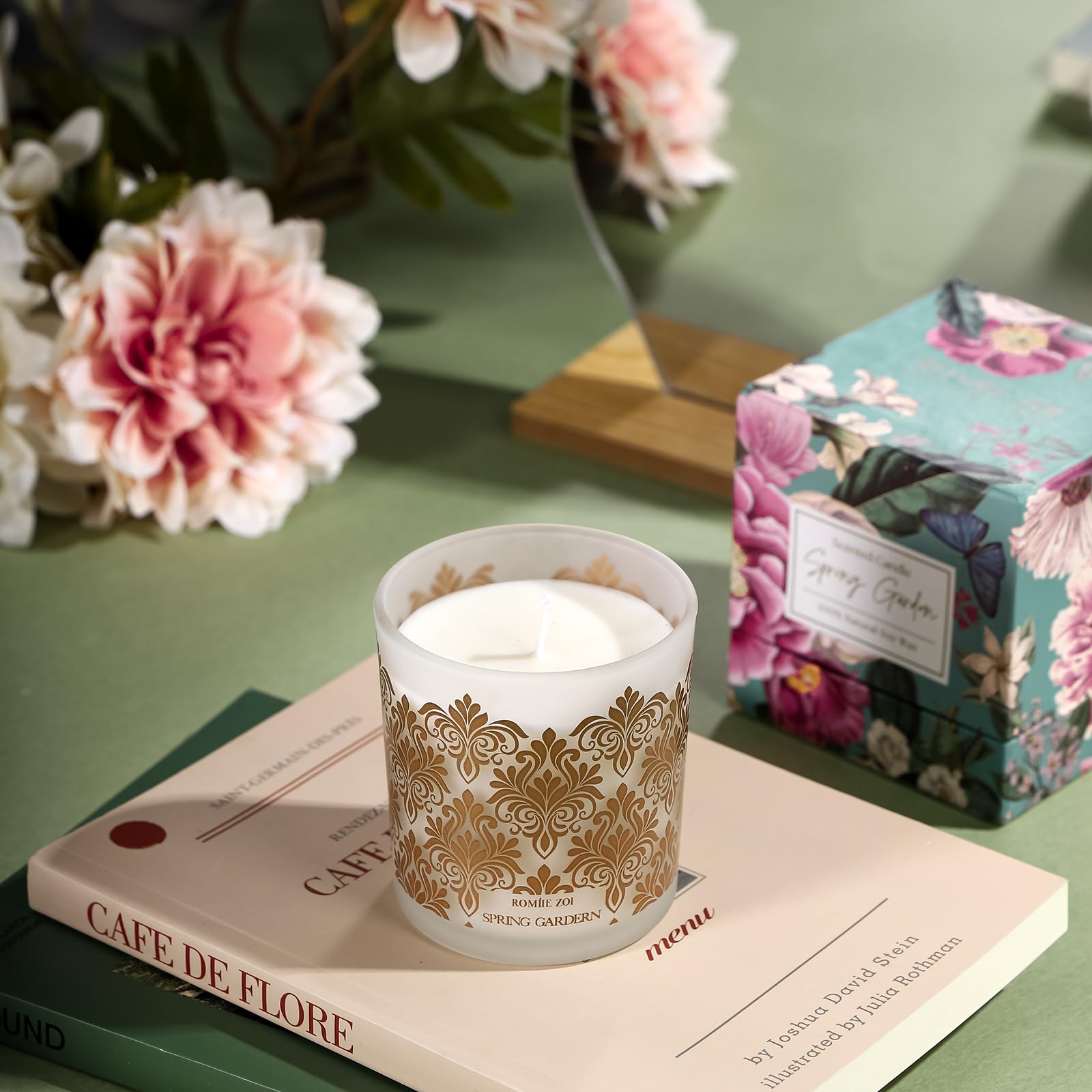 ROMIIE ZOI lead-free cotton wick ensures steady, safe room burn.