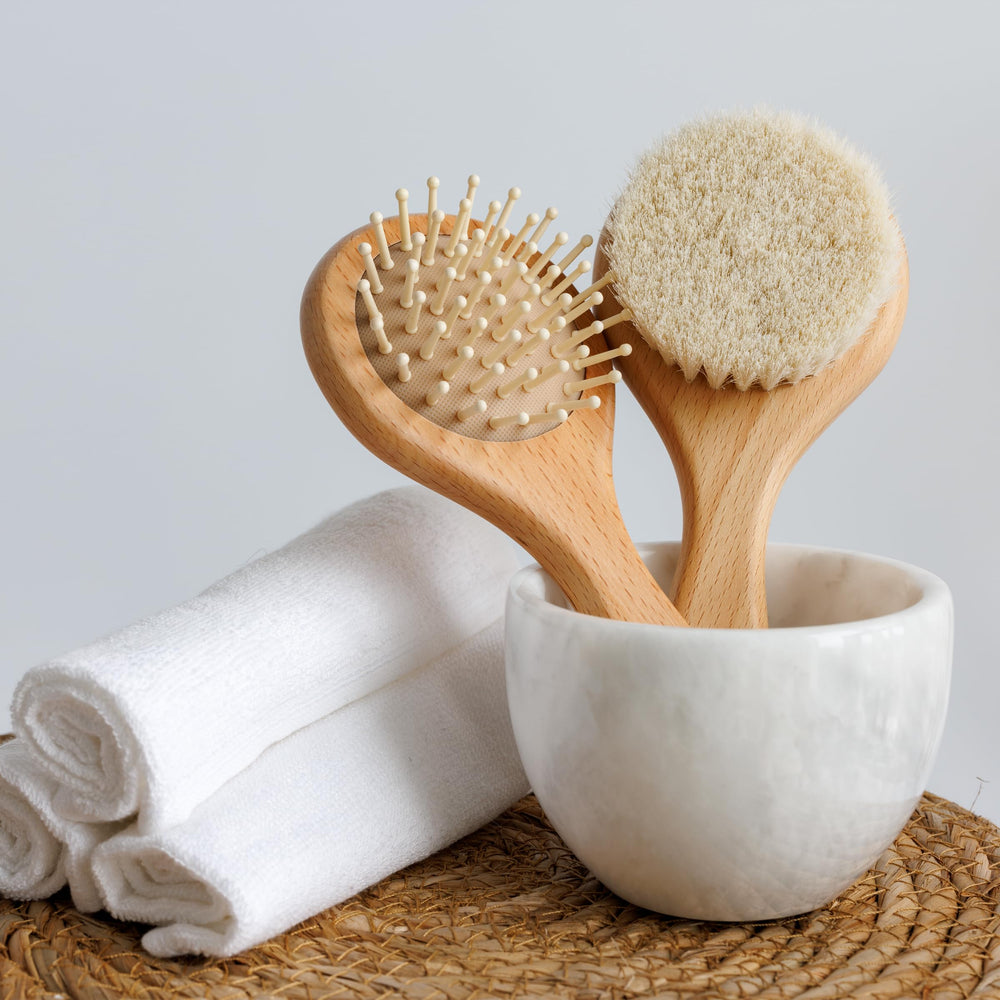 ROMY RO cradle-cap prevention massage supports a healthy-looking scalp