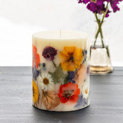 Rosy Rings Essence of Autumn candle jar enhances cozy autumn ambience in any room
