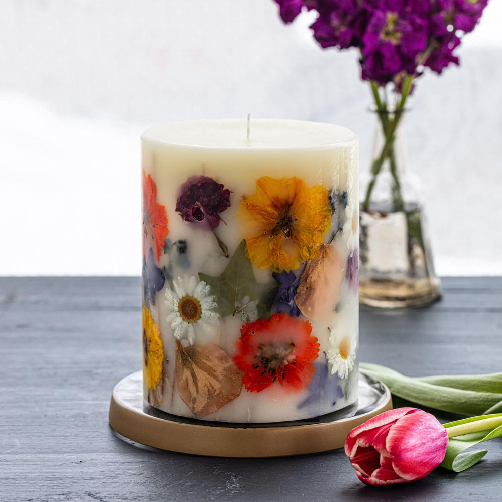 Rosy Rings Essence of Autumn candle label showcasing premium craftsmanship