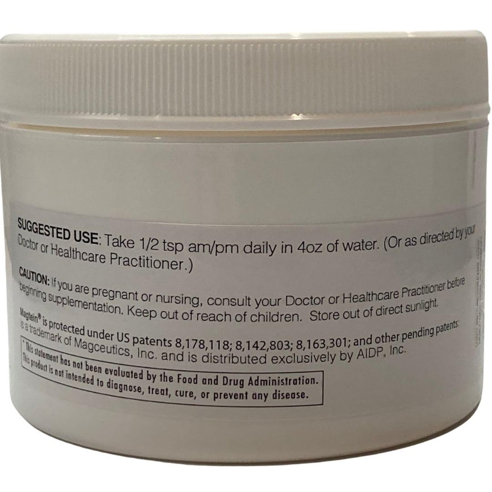 Sabre Sciences iMagT powder dissolving in water for quick brain wellness.