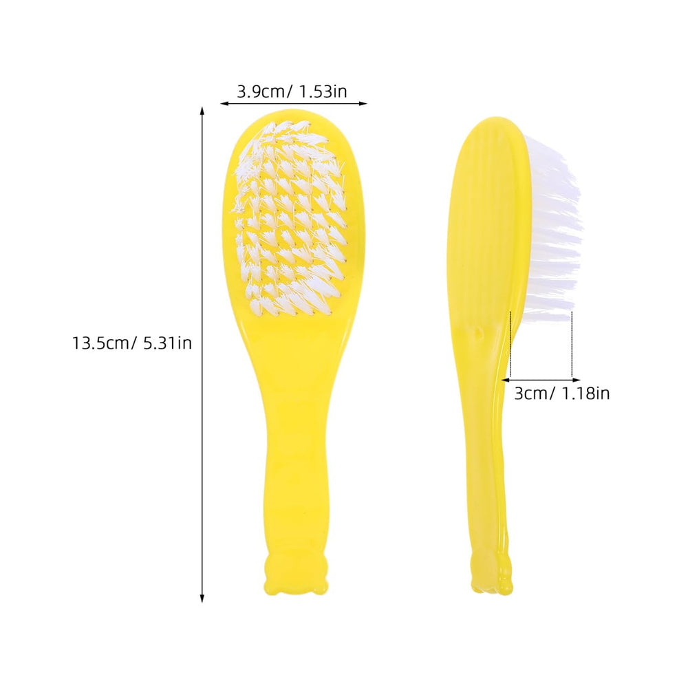 Soft goat hair bristles from SAFIGLE for gentle grooming.
