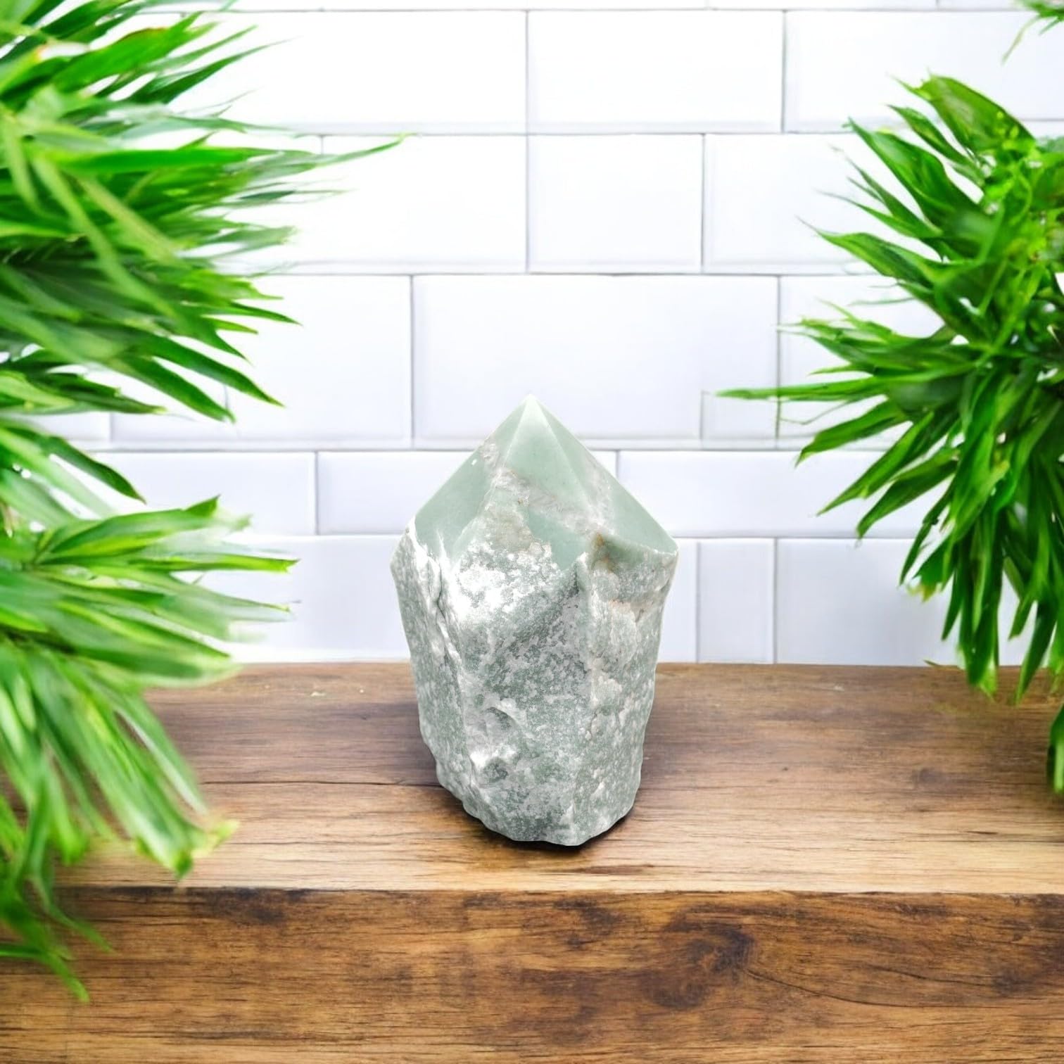 SAMSARI green quartz points showcase natural beauty in home décor