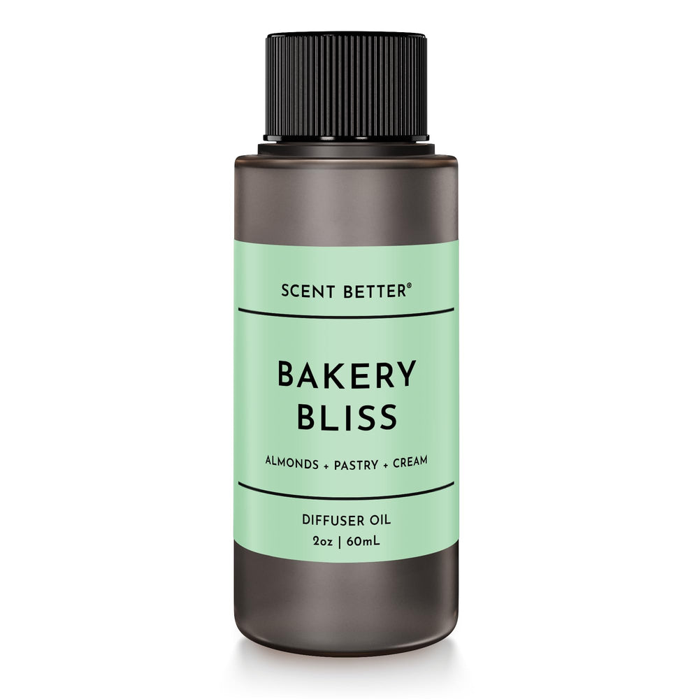 SB Scent Better Bakery Bliss bottle pour shows warm almond and pastry notes for cozy ambiance.