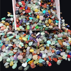 SeeuFun 800pcs gemstones set with mixed crystal chips, ideal for STEM learning.