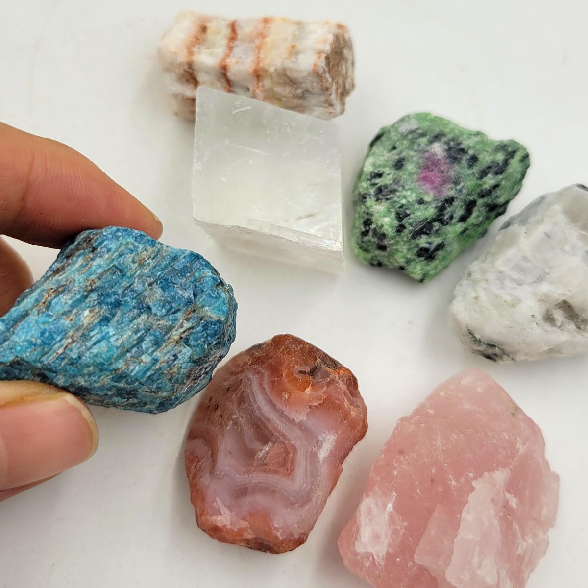 SeeuFun Moonstone offers emotional balance and protective vibes for meditation.