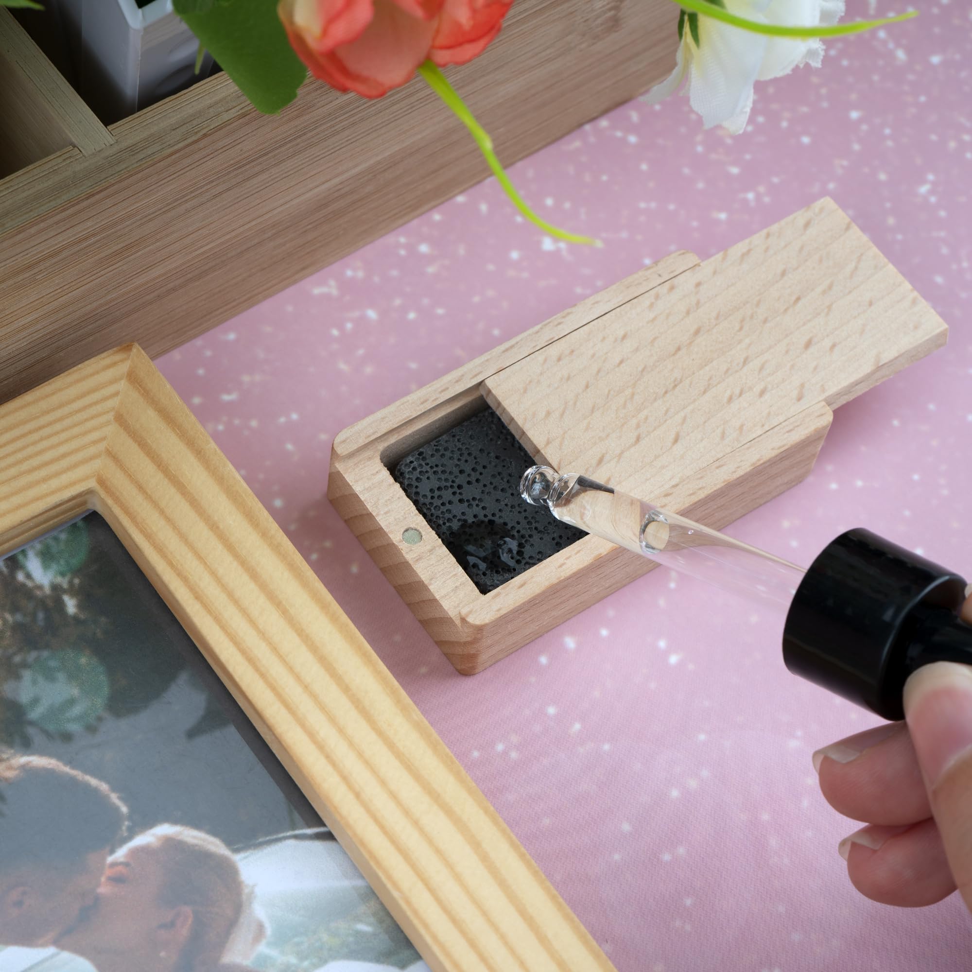 SHIDOW wood diffuser natural grain detail showing warm wood finish