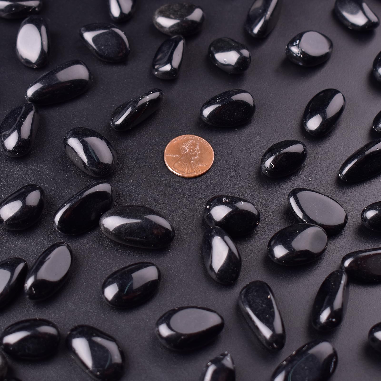 SigMntun Obsidian crystals for meditation and energy focus.