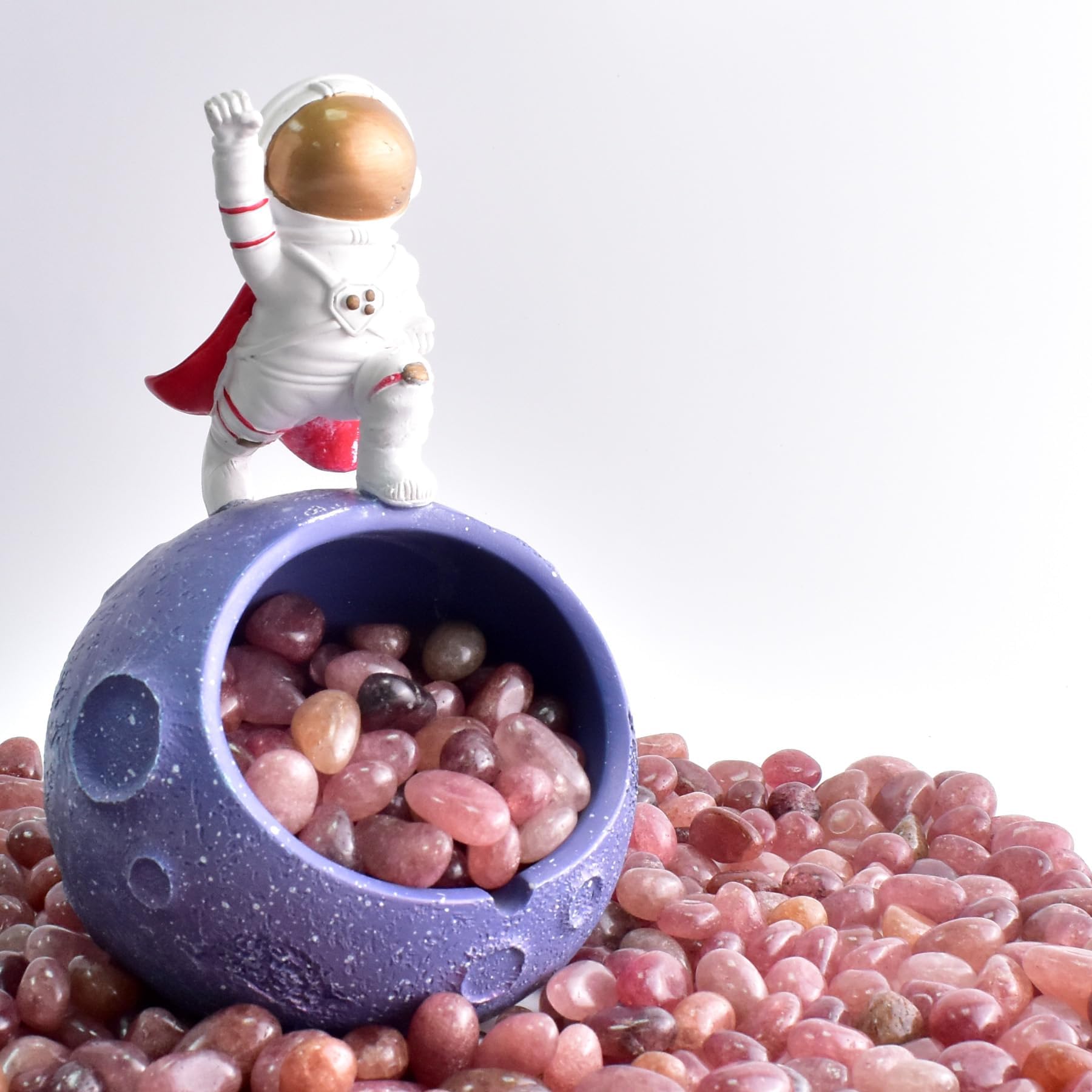 SigMntun rosy quartz chips for mosaics, jewelry, and ambient arrangements.