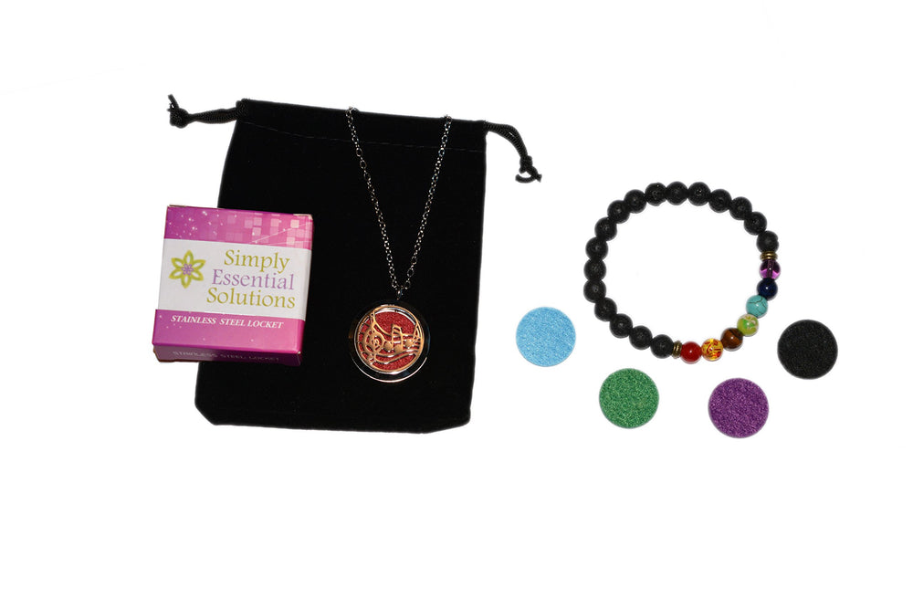 Simply Essential Solutions Christmas-pattern pendant highlighting festive style and aromatherapy
