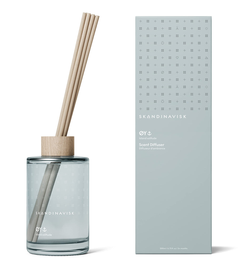 Skandinavisk ØY Island diffuser with eight reeds delivering Crabapple and Dog Rose scent