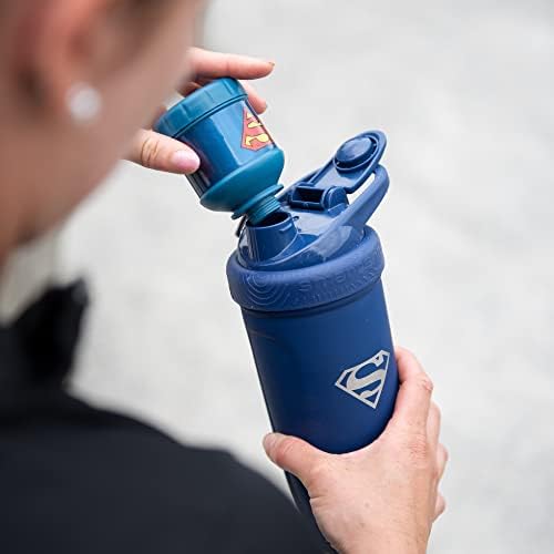 Smartshake carabiner clip attaches to keyring or gym bag