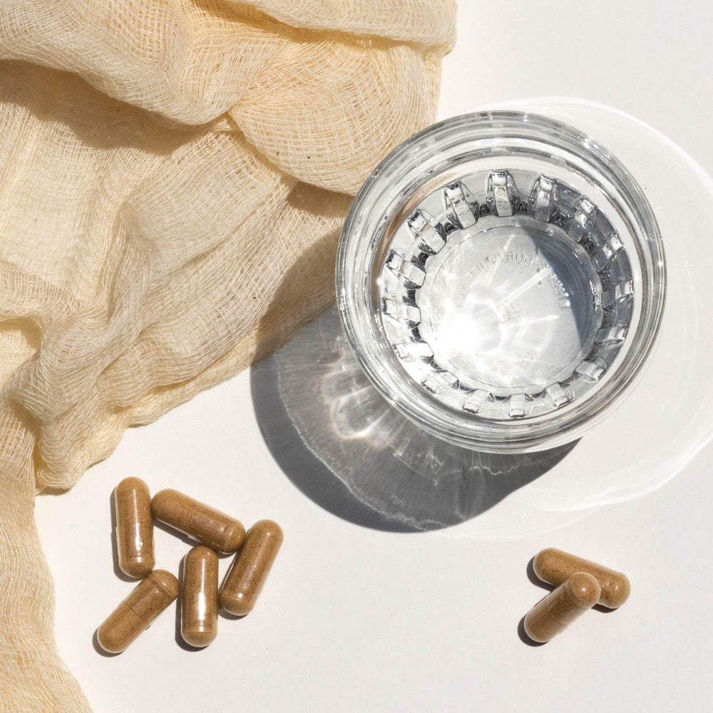 SMNutrition bloating relief scene implies comfortable post meal digestion.