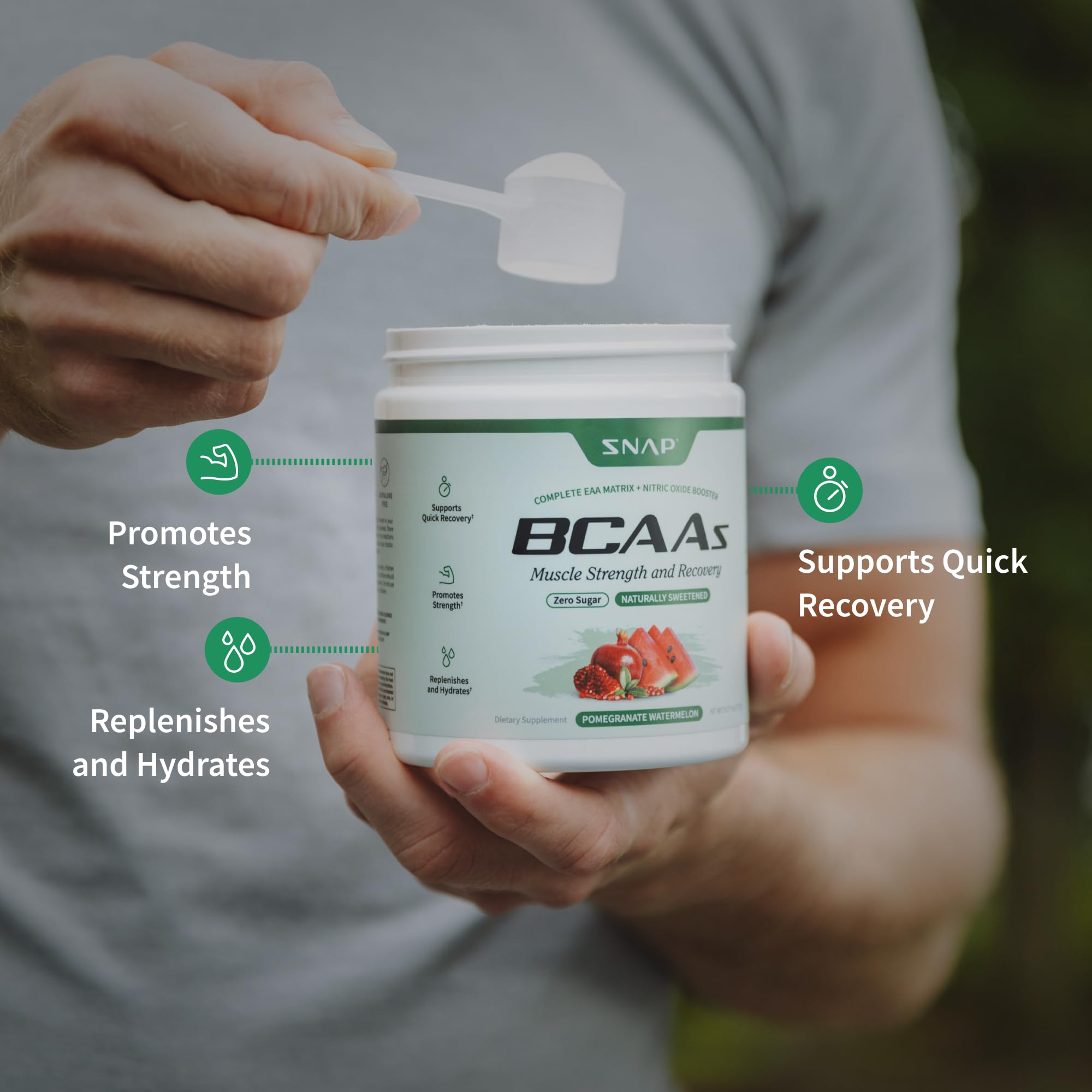 Snap Supplements BCAA powder shaker demonstrates convenient mixing on the go.