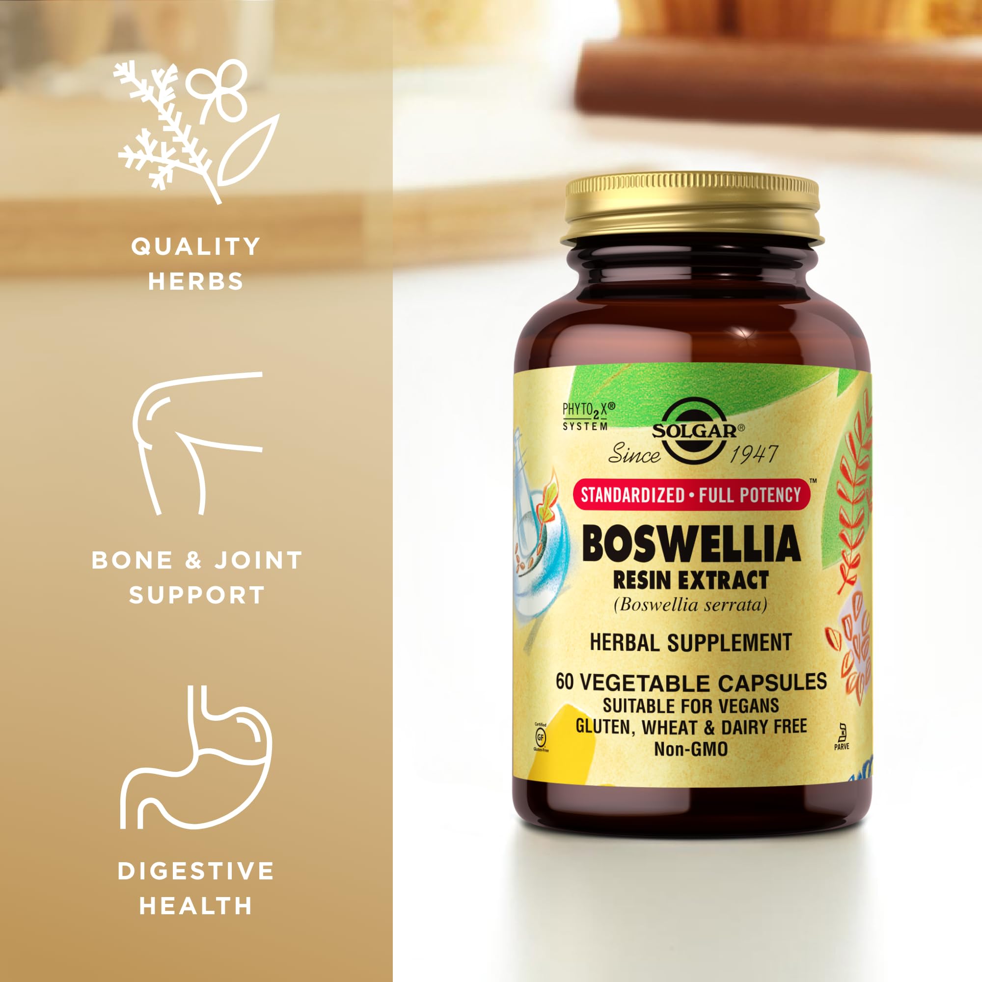 Capsulas de Solgar Boswellia en mano para demostrar tamaño