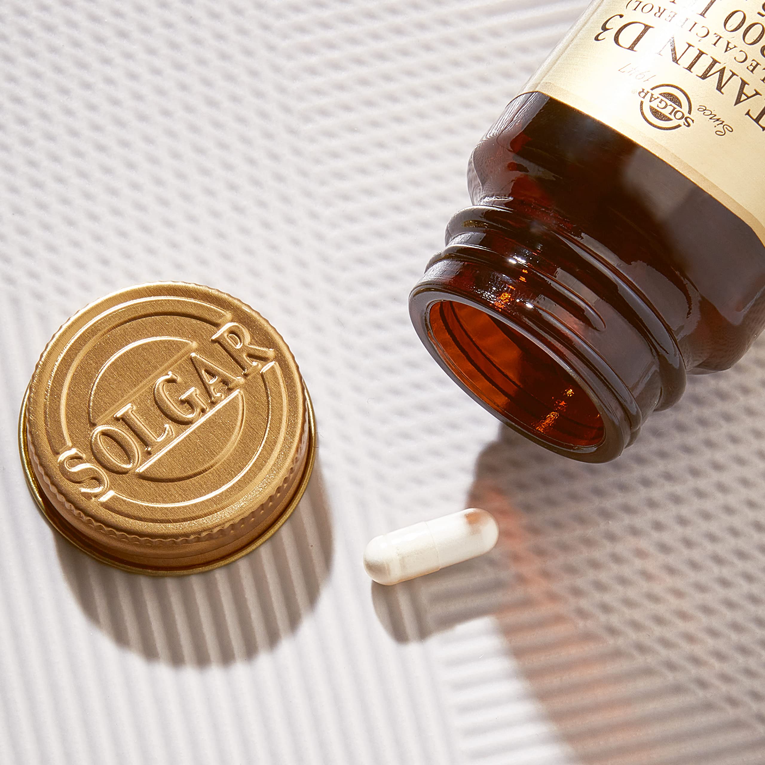 Solgar Vitamin D3 product image underscores dairy-free and non-GMO formulation