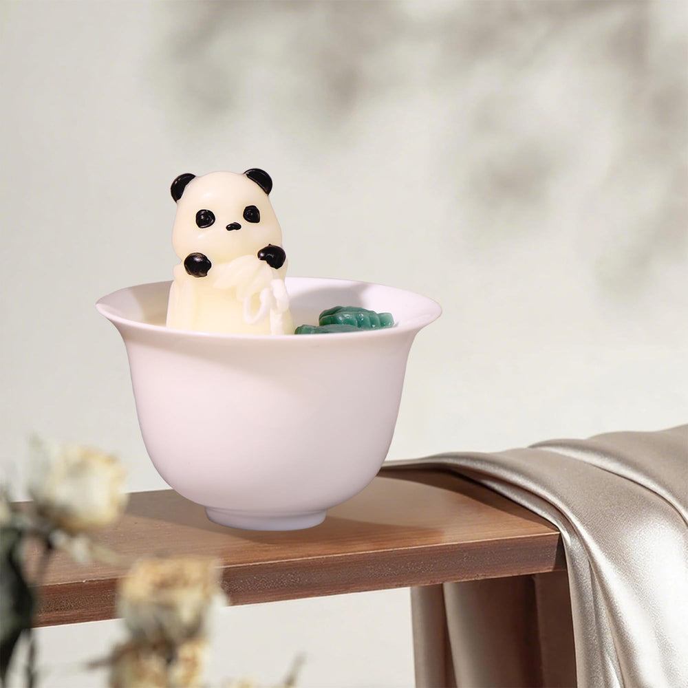 SOXCOMFY Panda candle ideal for entryways and bathrooms