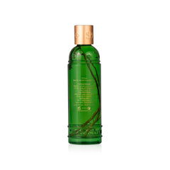 SPA CEYLON Aloe Vera & Pandanus massage application promotes relaxation in professional sessions