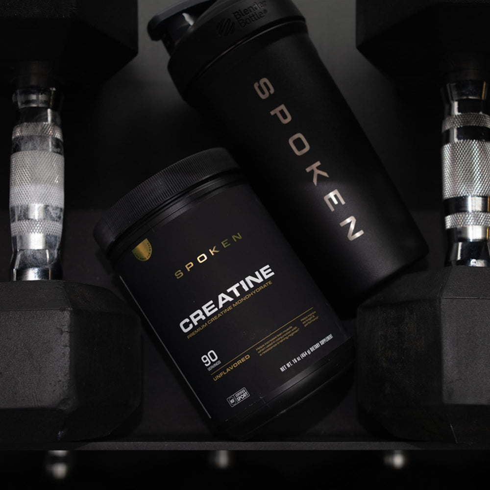 Spoken Creatine Monohydrate powder-dispense shows versatile mixing with beverages for workouts.