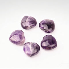 SSAKUGGI Amethyst heart stone displayed on a desk for decor and calm