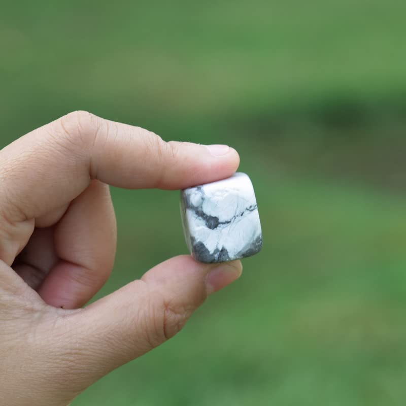 SUBSH Howlite crystals in gift-ready pack inspire mindful gifting.