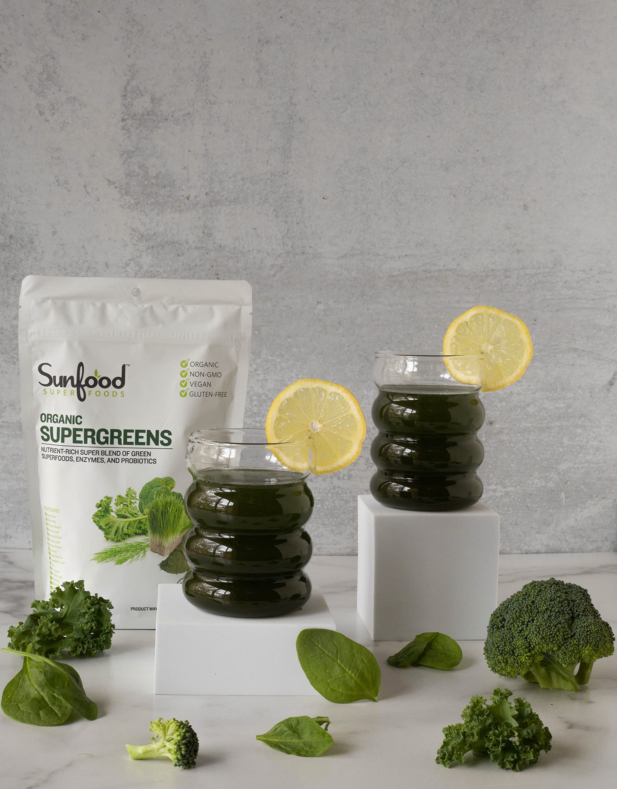 Sunfood Supergreens close-up of chlorella and spirulina for phytonutrients.