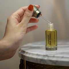 Swiss Arabian Shaghaf Oud Tonka bottle features Turkish rose in the heart for elegance.