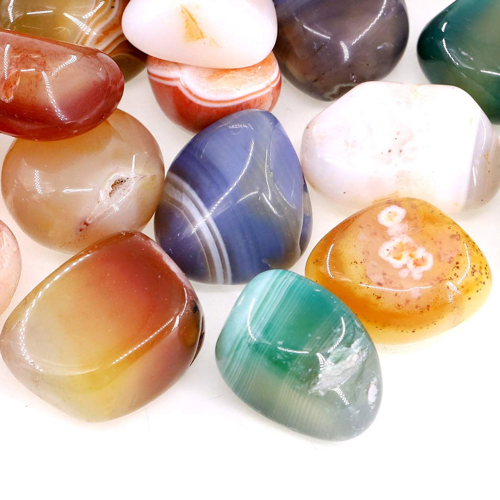 Swpeet crushed quartz pieces provide color variety for DIY projects and displays.