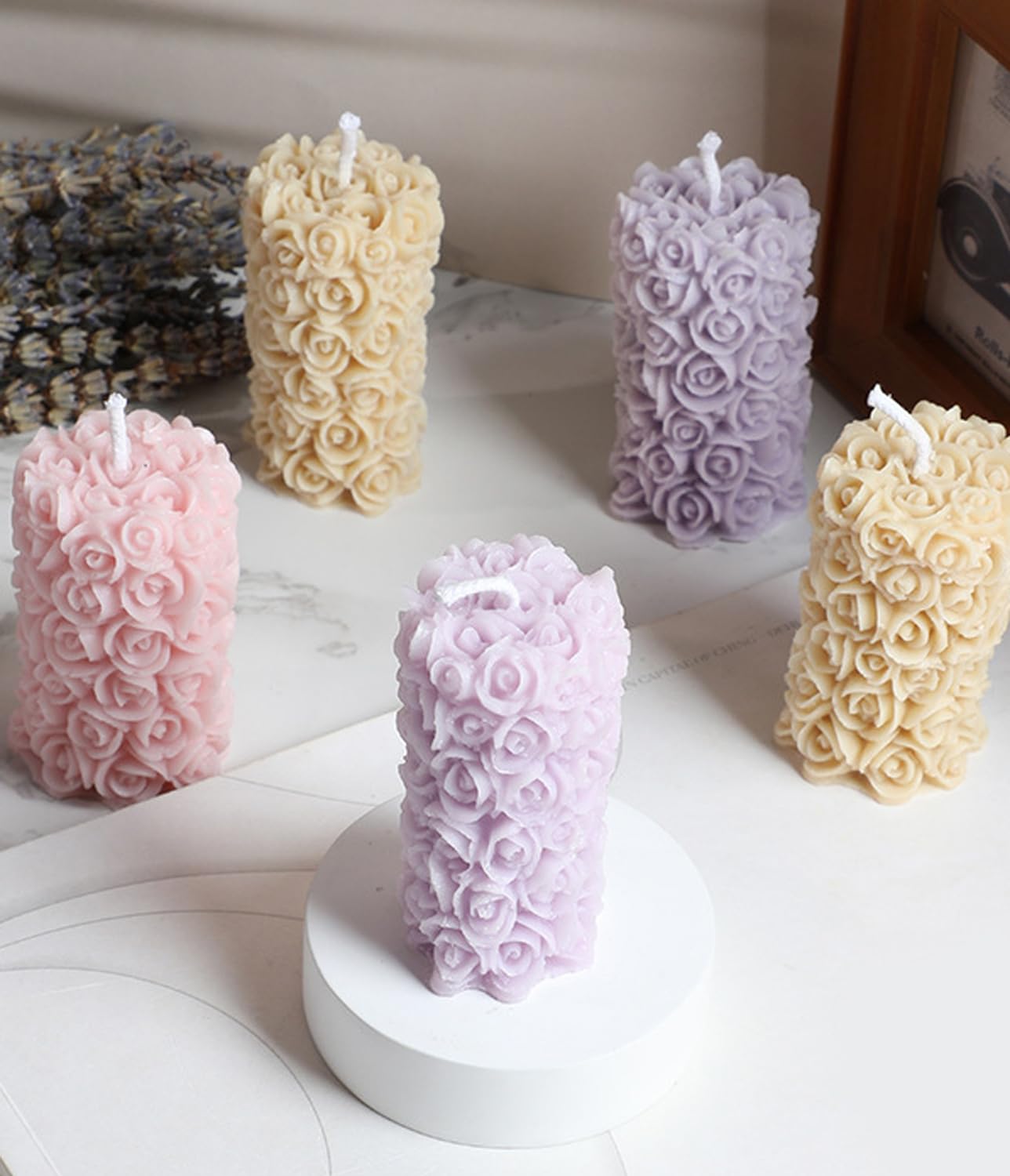 T-shin gift-pack rose candle ideal for birthdays and anniversaries.