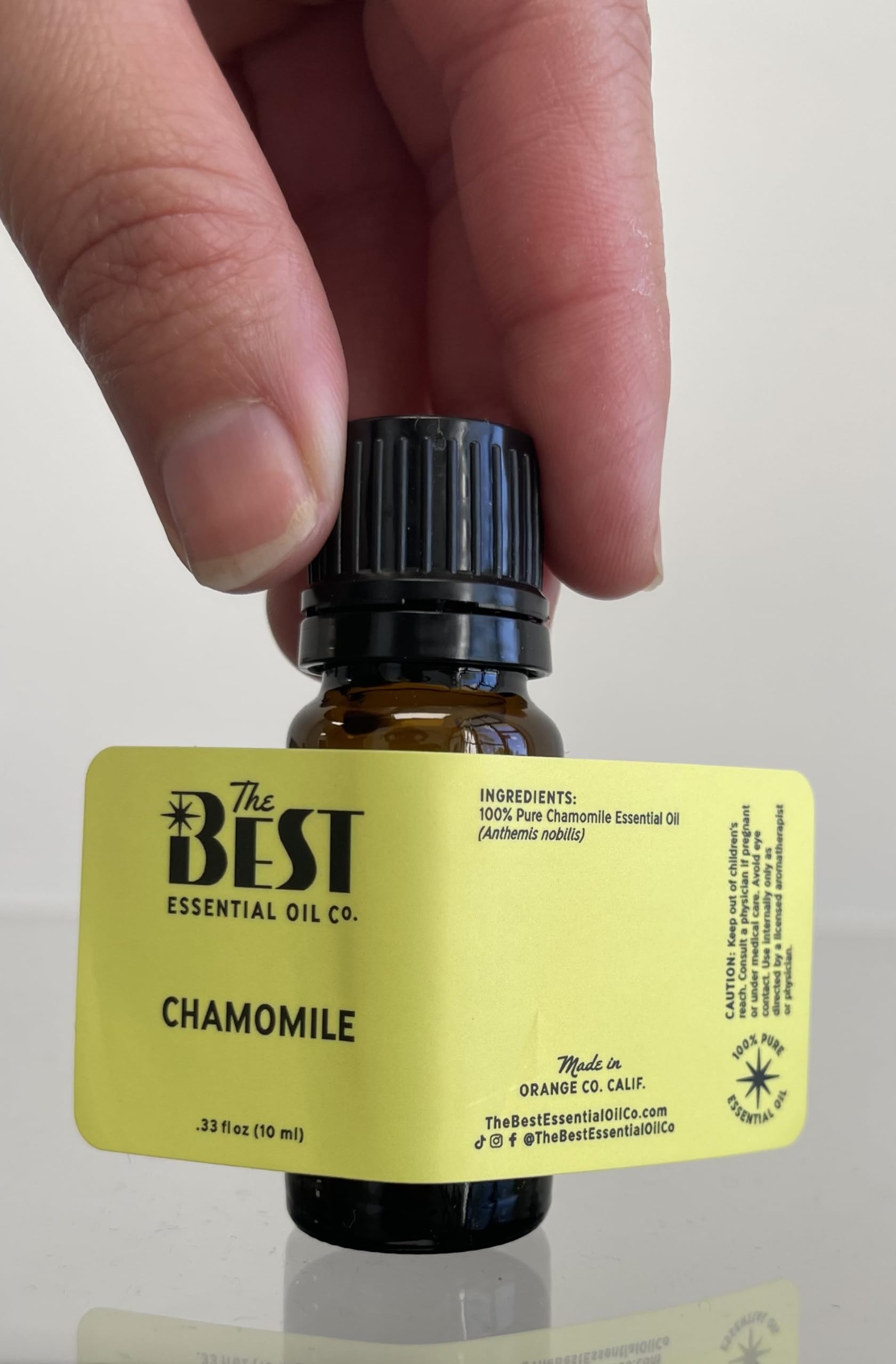 The Best Chamomile Oil spa ritual setup highlights relaxing atmosphere.